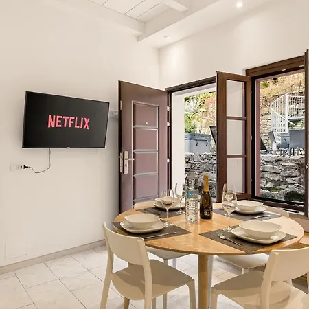 - Magic Garden House - View Como