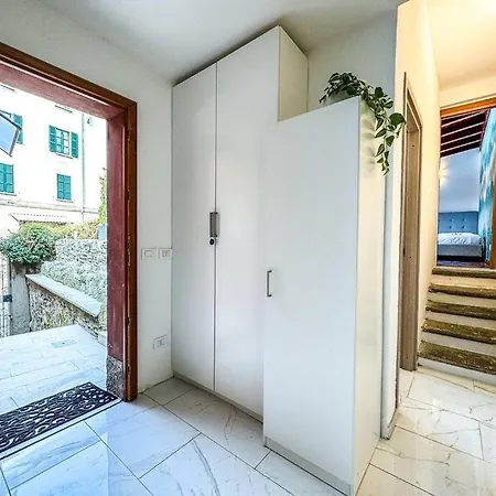 - Magic Garden House - View Como