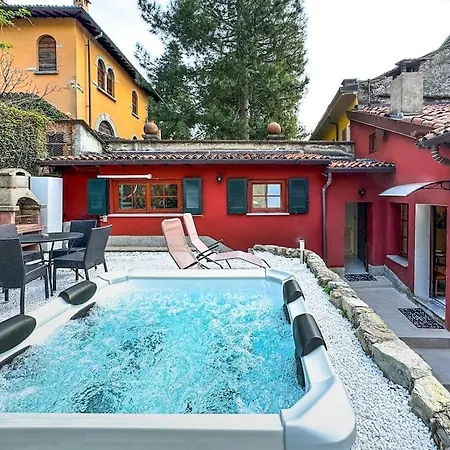 Vakantiehuis - Magic Garden House - View