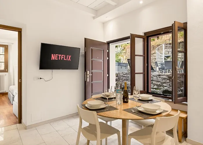 - Magic Garden House - View Como