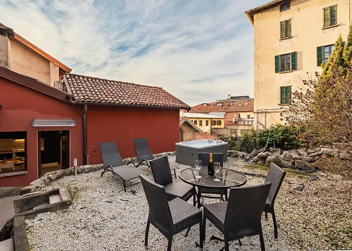 - Magic Garden House - View Como